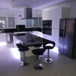 Cocina moderna a medida realizada por Carpintería Madermas en Denia