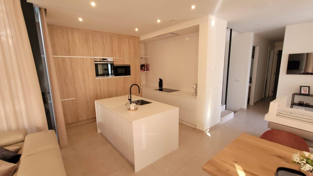 Cocina a medida fabricada en Denia